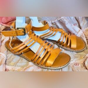 American Eagle Outfitters size 8 leather gladiator sandals